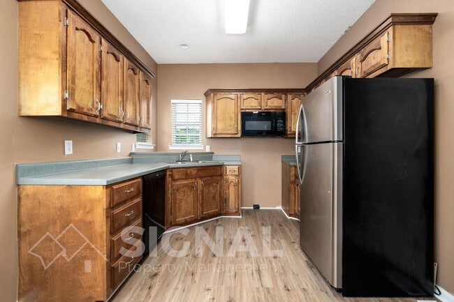 Building Photo - 1719 Annendale Dr