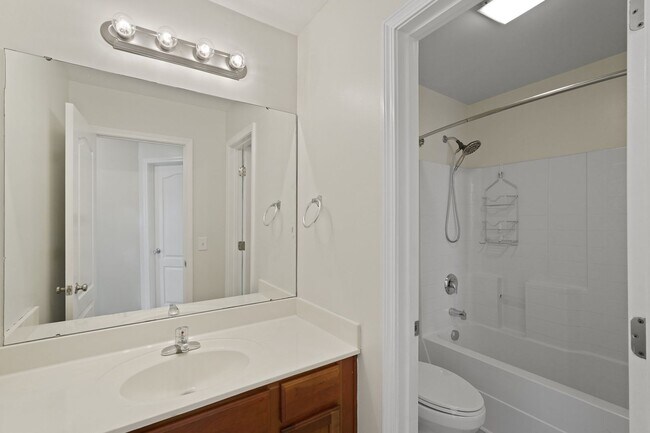 Building Photo - Come Home Smiling to This Beautiful 3-Bed, 3-Bath in Port Wentworth!