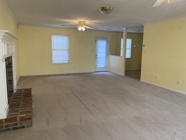 Building Photo - 8206 Gamblers Choice Trl