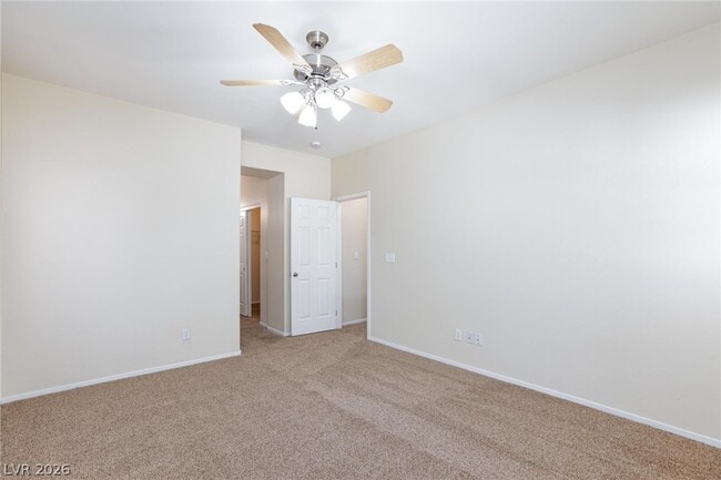 Building Photo - 2598 Highland Cliff Dr