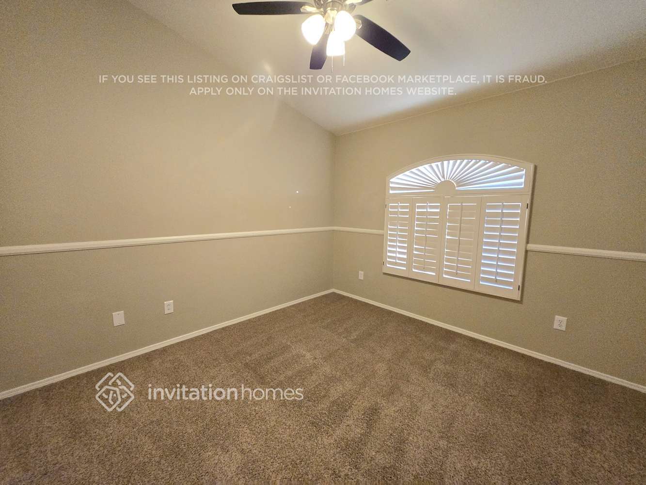 Building Photo - 8108 Divernon Ave