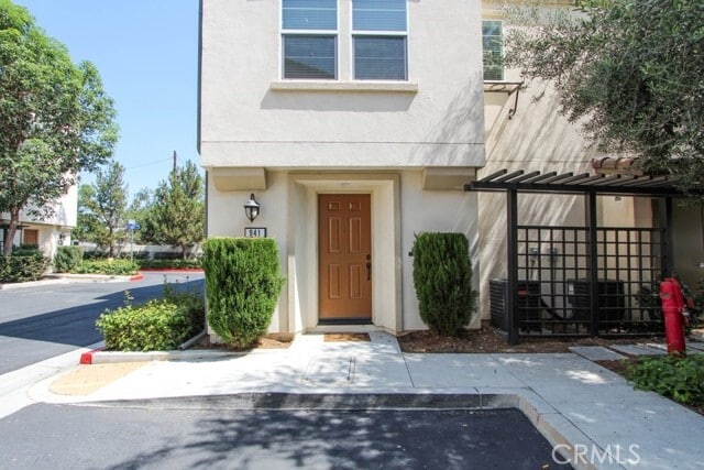 Building Photo - 941 S Bluff Rd