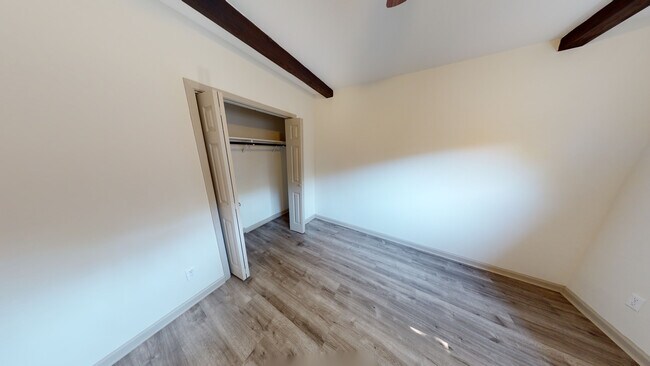 Building Photo - 1208 Houston St