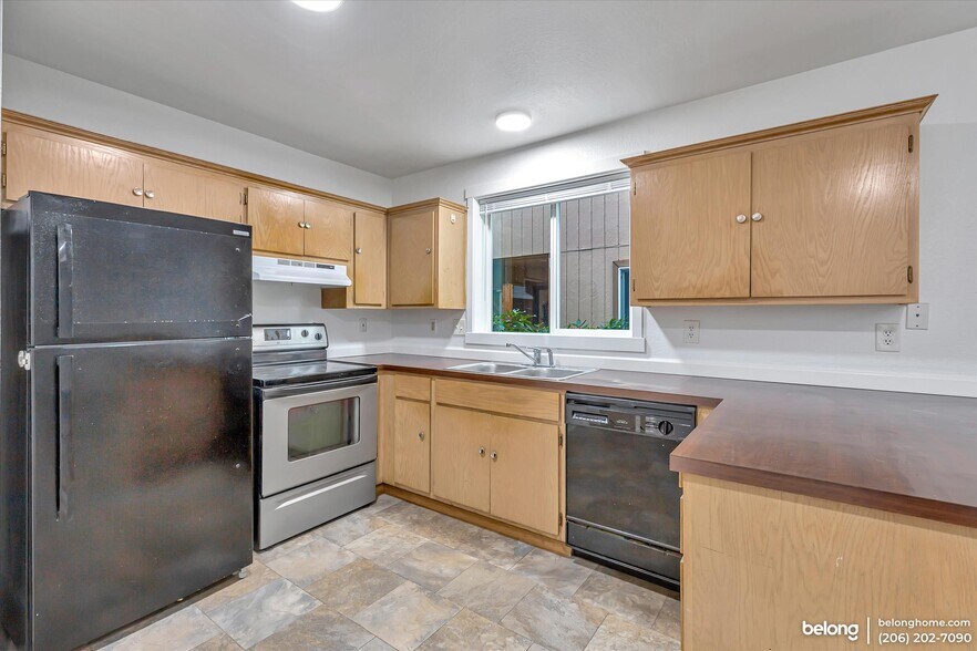 Building Photo - 2020 Hollow Dale Pl