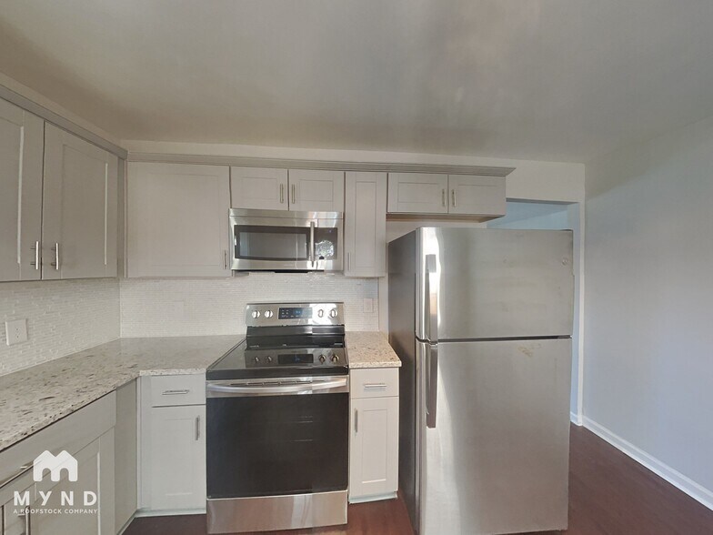 Building Photo - 2417 Dearborn Dr