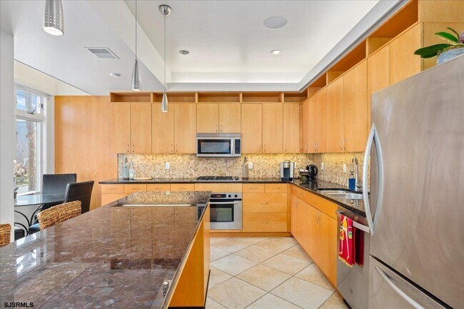 Building Photo - 7701 Atlantic Ave