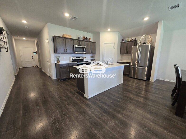 Building Photo - 616 Chuck Wagon Dr