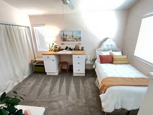 Building Photo - Wonderfully Updated 3 Bed 2.5 Bath Foothil...