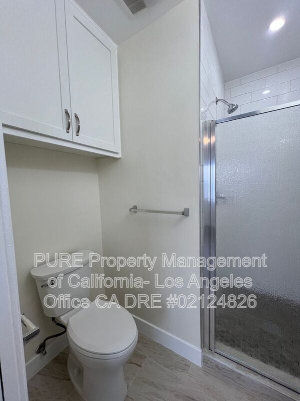 Building Photo - 4212 1/2 W 64th St