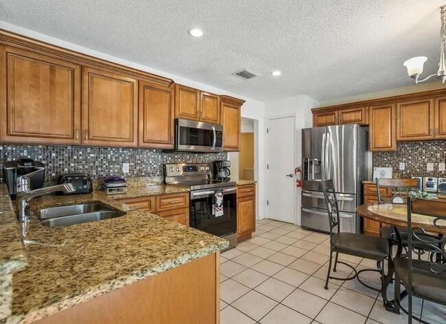 Building Photo - 2871 Picadilly Cir