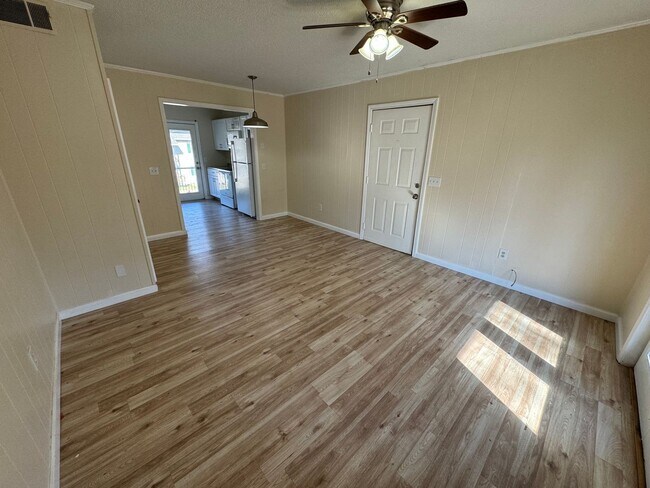 Primary Photo - 2 Bedroom 1 Bath Condo Style Apartment