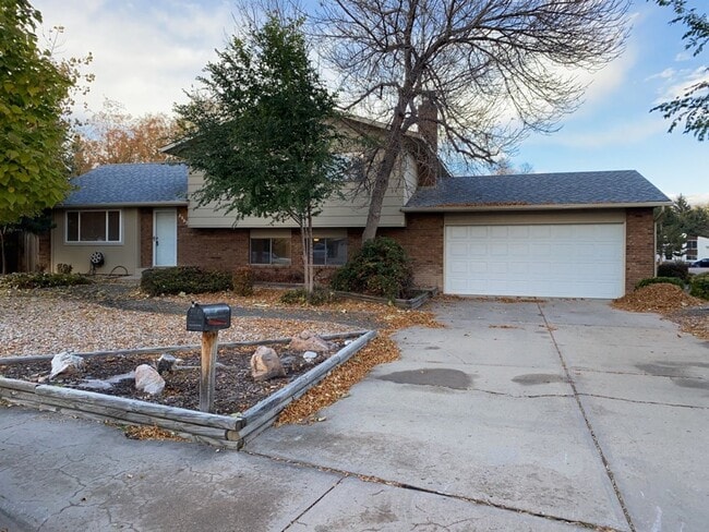 Primary Photo - Start a Lease by 12/1 and Receive a $500 R...