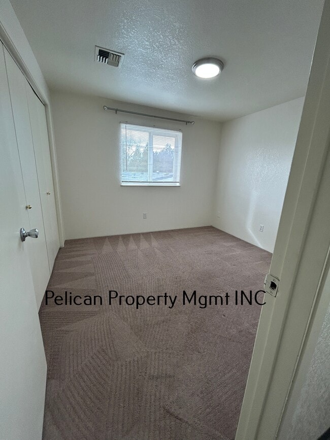 Building Photo - 2124 Modoc St