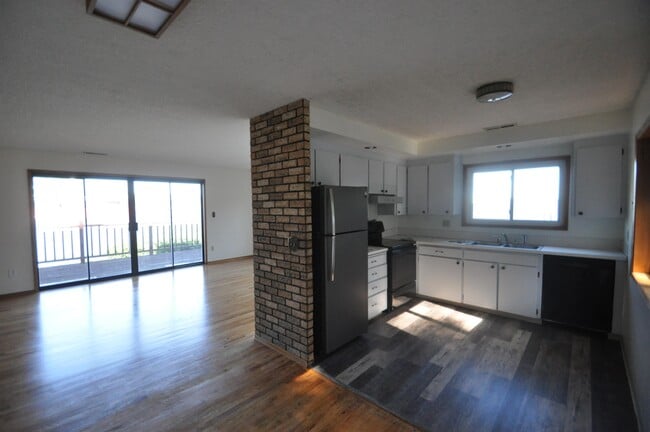 Building Photo - 72562 Ivy Ln