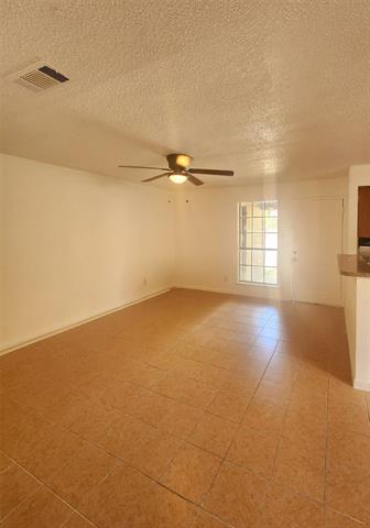 Building Photo - 506 E Denton Dr
