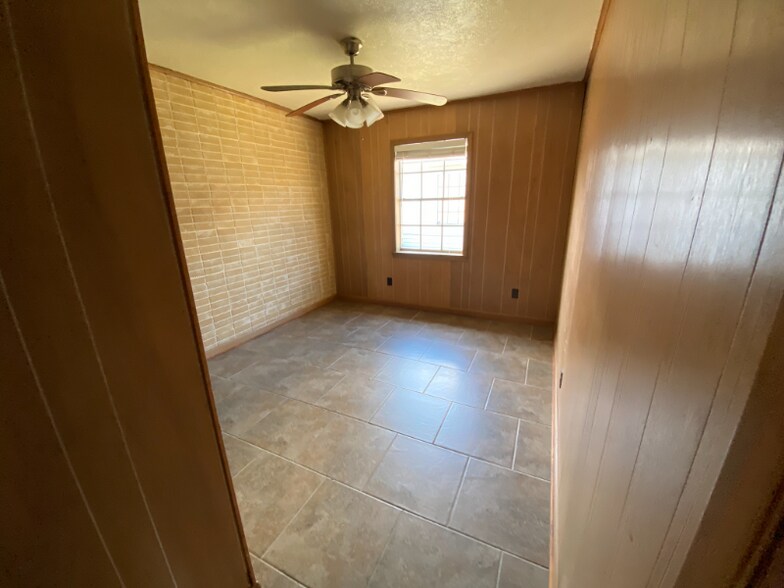 Building Photo - 1033 Giovanni St