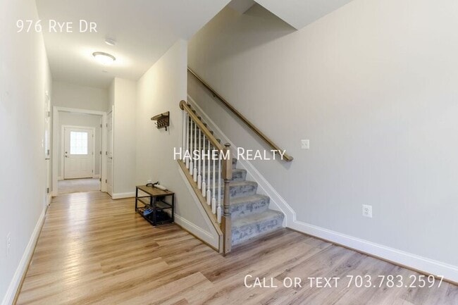 Building Photo - 976 Rye Dr