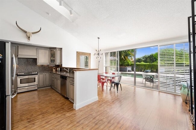 Primary Photo - 2592 Sheltingham Dr