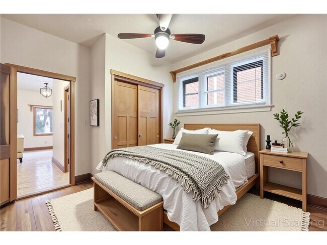 Building Photo - 1913 Emerson Ave S