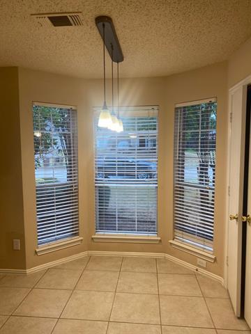 Building Photo - 1042 Palomino Dr