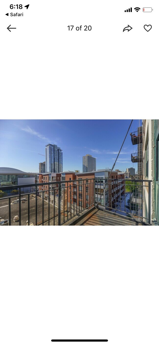 Building Photo - 221 E Cullerton St