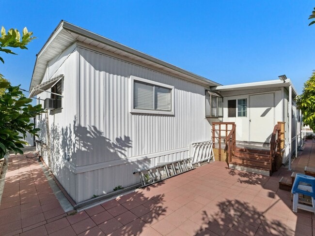 Building Photo - Cozy 3 bedrooms, 2 bathrooms, cover patio and carport available in San Marcos