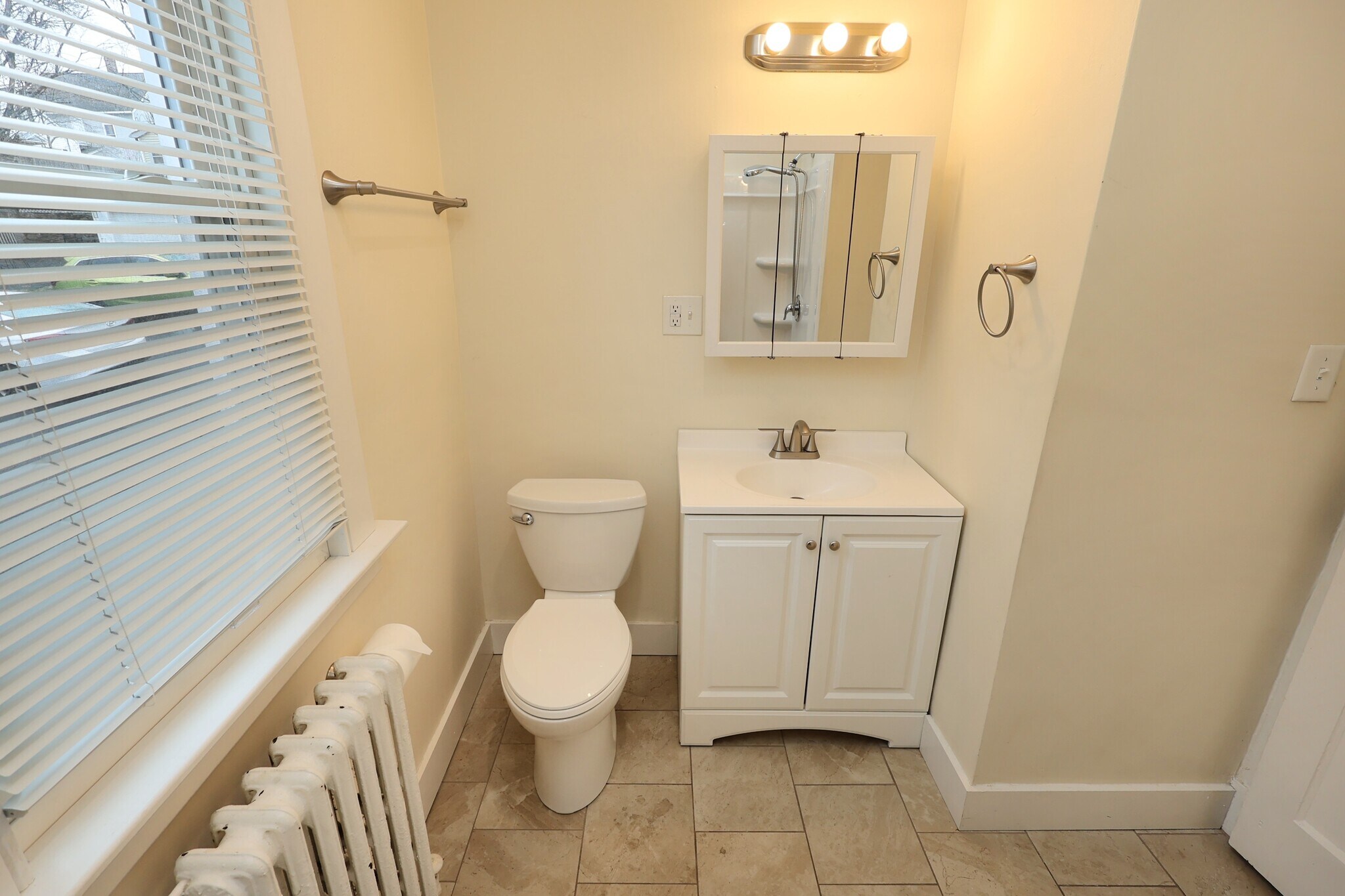 Building Photo - 146 Division St