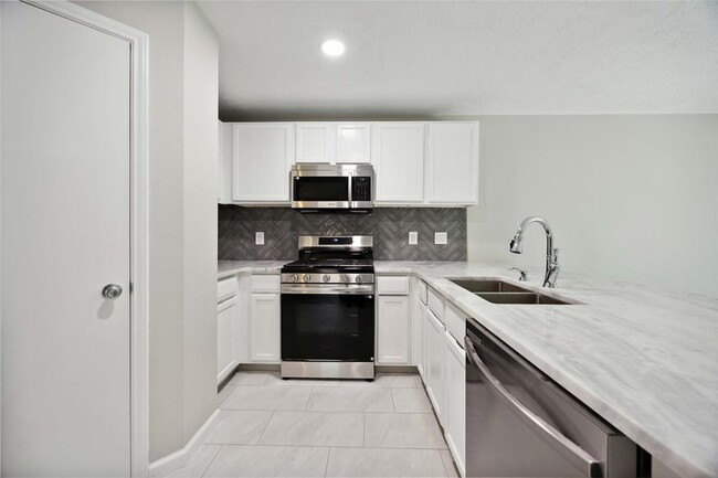 Building Photo - 12215 Cardston Ct