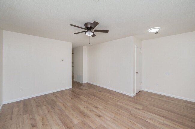 Building Photo - Renovated 3 bedroom house in Niceville!