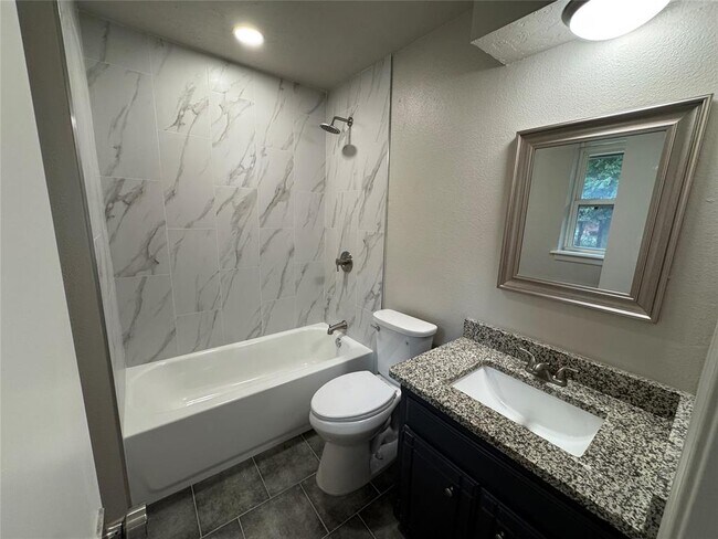 Building Photo - 14820 W Funston Dr