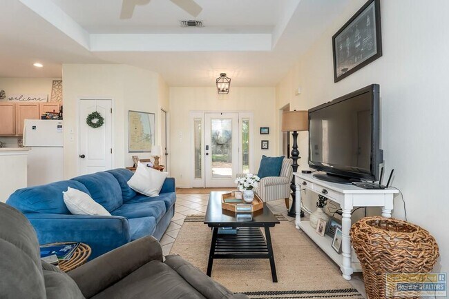 Building Photo - 29 Torrey Pines Dr