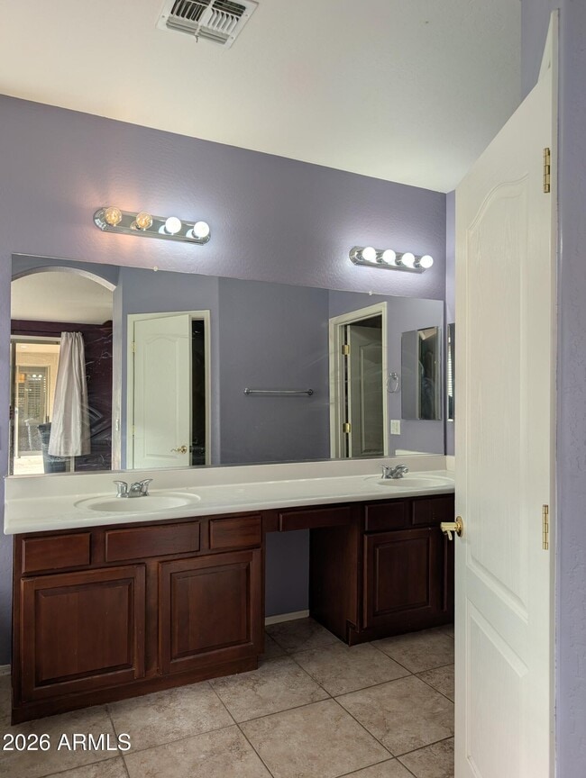 Building Photo - 337 West Swan Drive