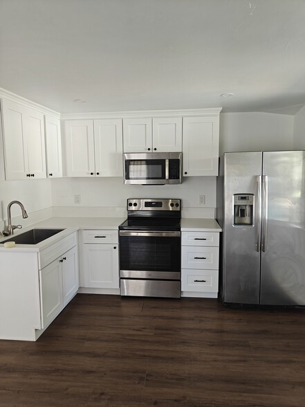 Building Photo - 9080 Terrace Dr