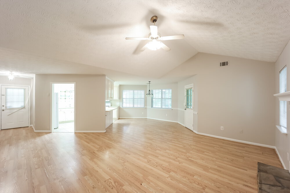 Building Photo - 85 Lakeside Dr