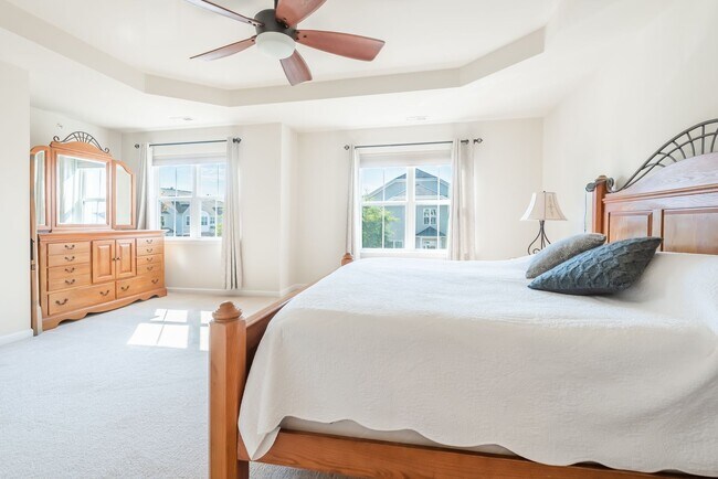 Building Photo - Beautiful 3-Bed, 2.5 Bath Townhome Available on 8/15!