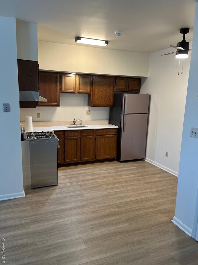 Building Photo - 1 N Rockland Ave