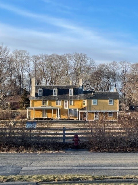 Building Photo - 15 Bancroft Ave