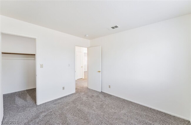 Building Photo - 4492 E Mesa Vista Ave