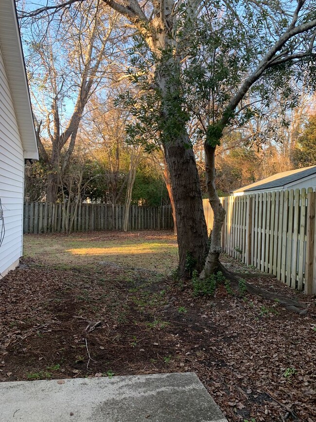 Building Photo - Fawn Creek 3 Bedroom 2 Bath House Availabl...