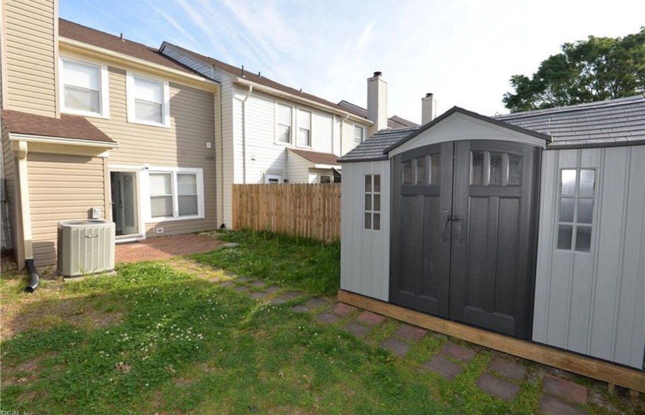 Building Photo - 4502 Marlwood Way