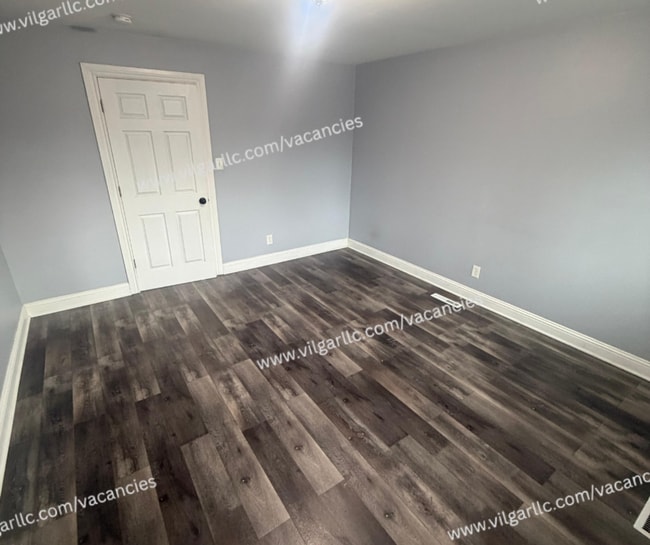 Building Photo - 511-511 169th St