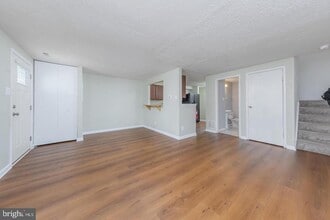 Building Photo - 2307 Greenwood Dr