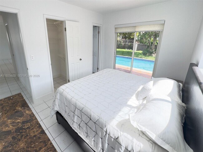 Building Photo - 3225 SW 94th Ave