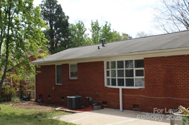 Building Photo - 5525 Amity Pl