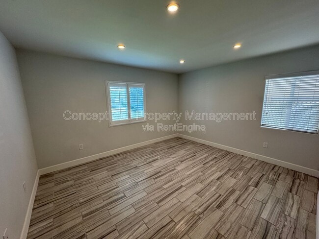 Building Photo - 1143 W 163rd St