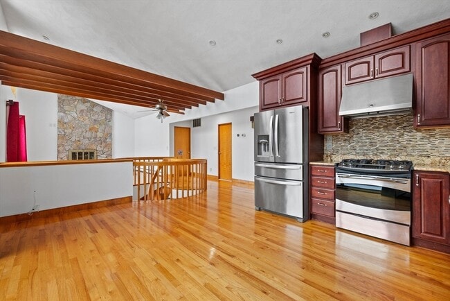 Building Photo - 330 Cambridge St