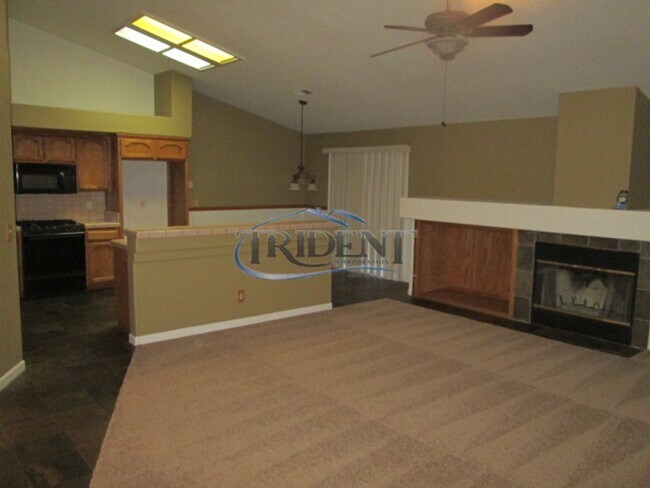 Building Photo - Beautiful Yuba City home on a large lot