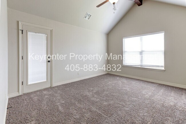 Building Photo - * * * $250 Move-in Special * * * Charming 3-Bedroom / 2-Bathroom Home! * * * $250 Move-in Special...