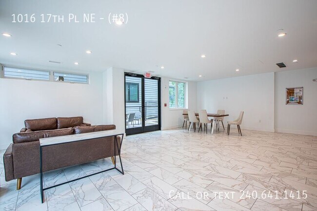 Building Photo - 1016 17th Pl NE