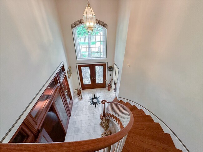 Building Photo - 9402 Brentwood Lakes Cir